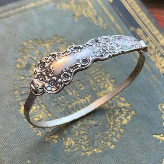 Delyth - Engraved Silver Bracelet
