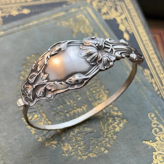 Delyth - Engraved Silver Bracelet